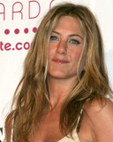 Jennifer Aniston con blusita de finos Tirantes